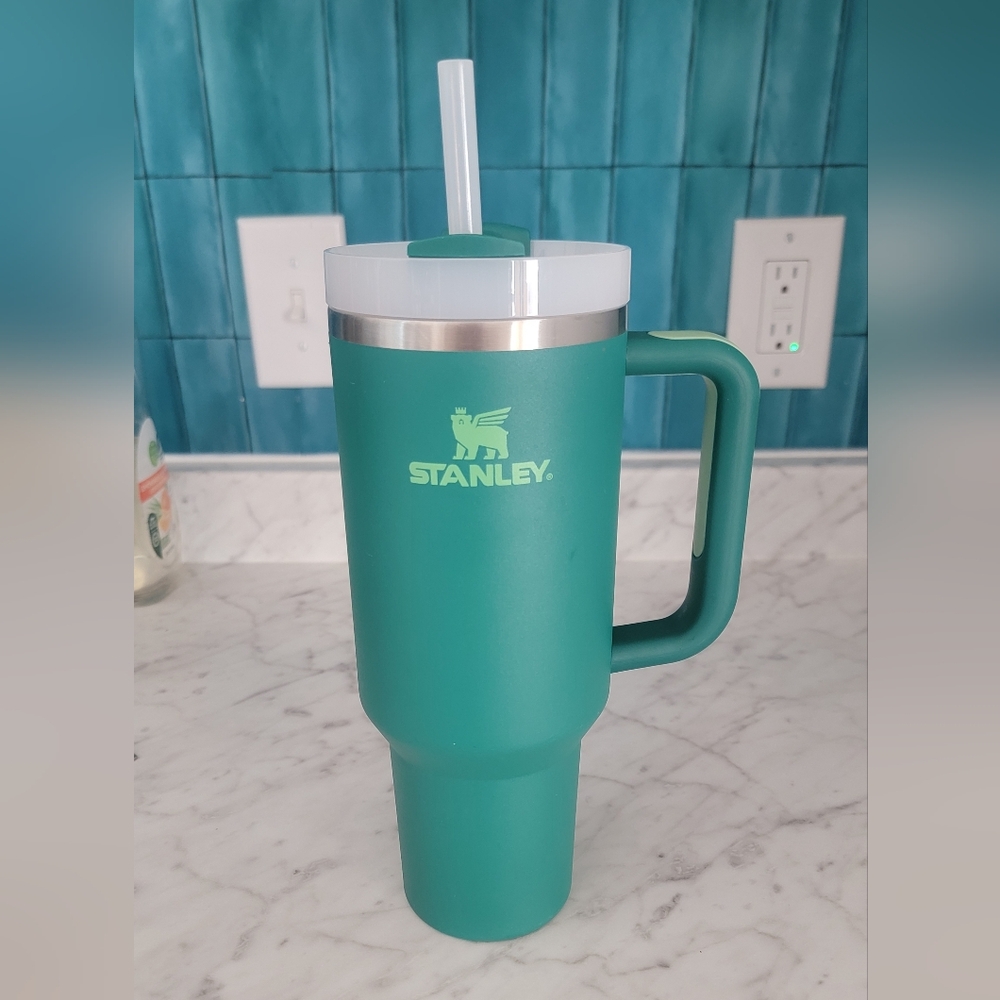 Stanley Quencher 40oz In Color Alpine